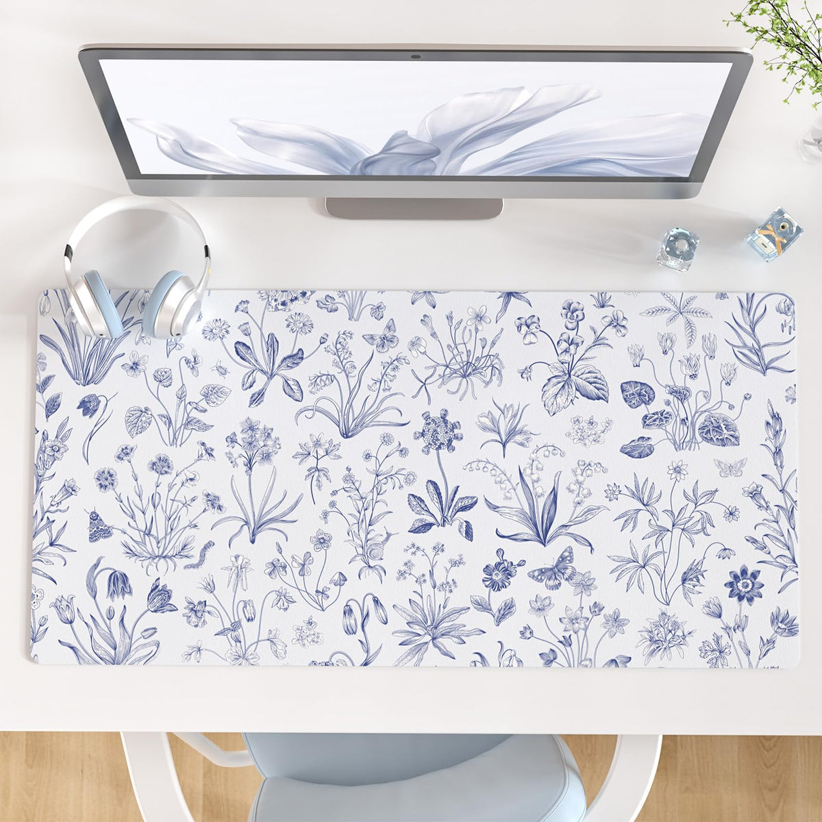 QIYI PU Leather Large Mouse Pad, Waterproof Desk Mat, 31.5" x 15.7", Peony